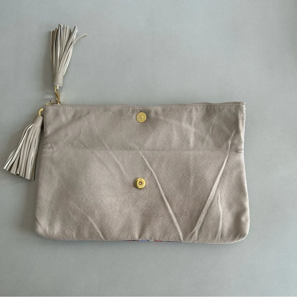 Arbonne Vibrant Retro Patterned Clutch with Tassel - Picture 5 of 9